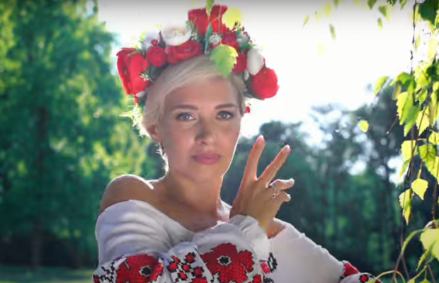 "Рідний дім" для всіх, хто любить Україну: співачка Катерина Терещенко презентувала нову пісню та кліп
