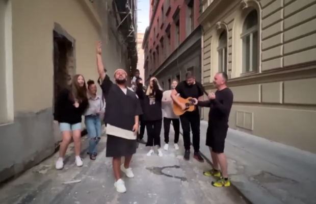 MONATIK записав кавер на пісню легендарного композитора Мозгового (відео)