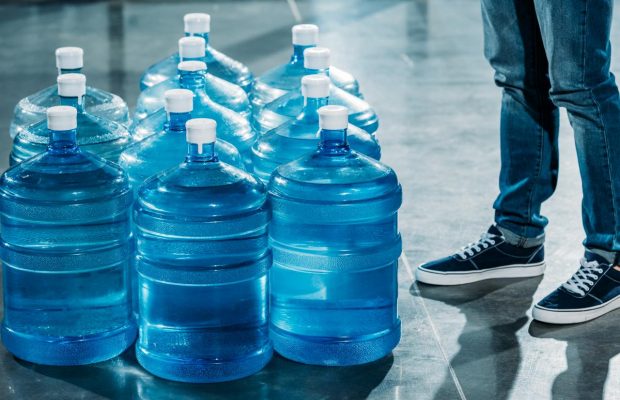Как заготовить и сэкономить воду, если её отключат - полезные советы