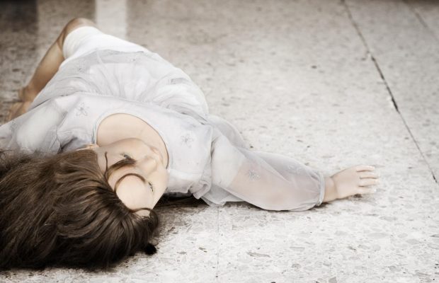 Реалістична секс-лялька викликала масовий напад паніки на популярному пляжі