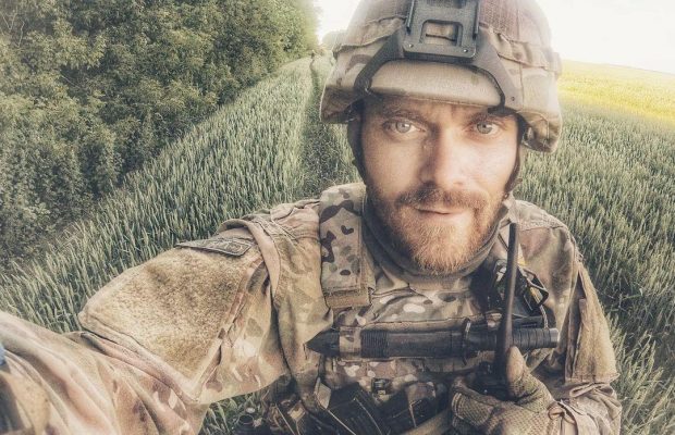 Відомий український актор розповів про "м'ясорубку" з окупантами на фронті