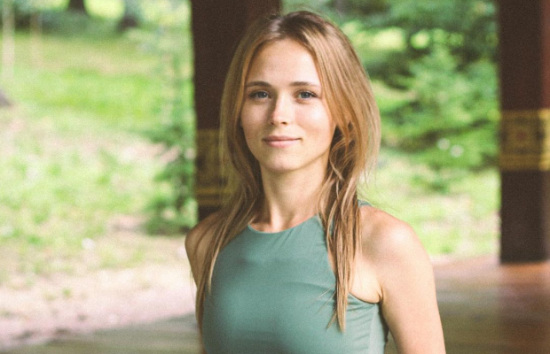 "Розбудили в мені богиню": Анна Кошмал похвалилася красивими ніжками в міні