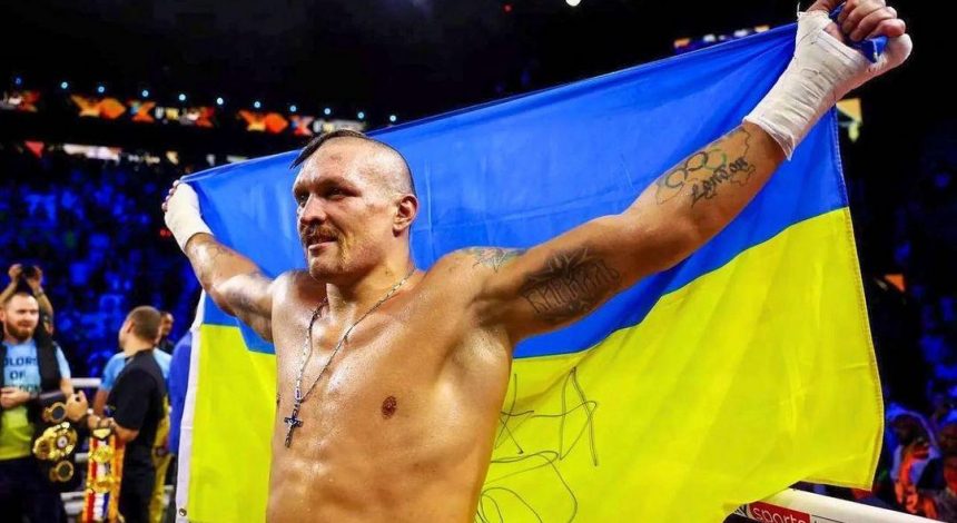 Усик - абсолютный чемпион мира в супертяжелом весе: украинец победил Фьюри в главном бою года