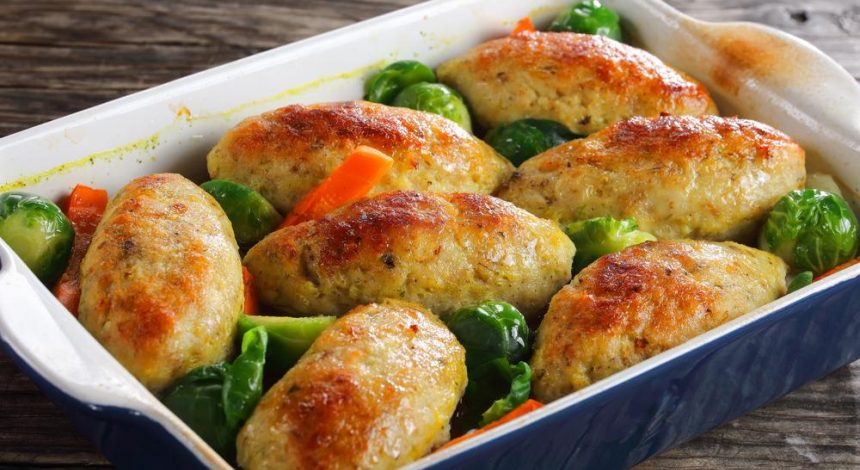 Ситно і по-сезонному: простий рецепт котлет з овочами