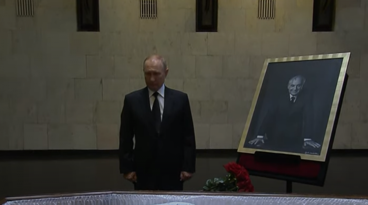 Путин простился с Горбачевым в больнице / скриншот Путин простился с Горбачевым в больнице / скриншот