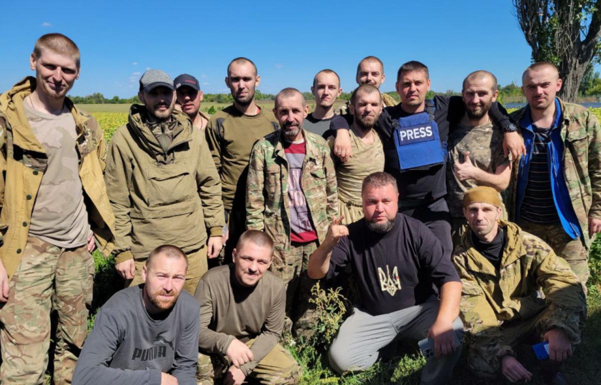 Серед звільнених воїнів – офіцер і військовий медик / фото телеграм-канал журналіста Володимира Золкіна Серед звільнених воїнів – офіцер і військовий медик / фото телеграм-канал журналіста Володимира Золкіна