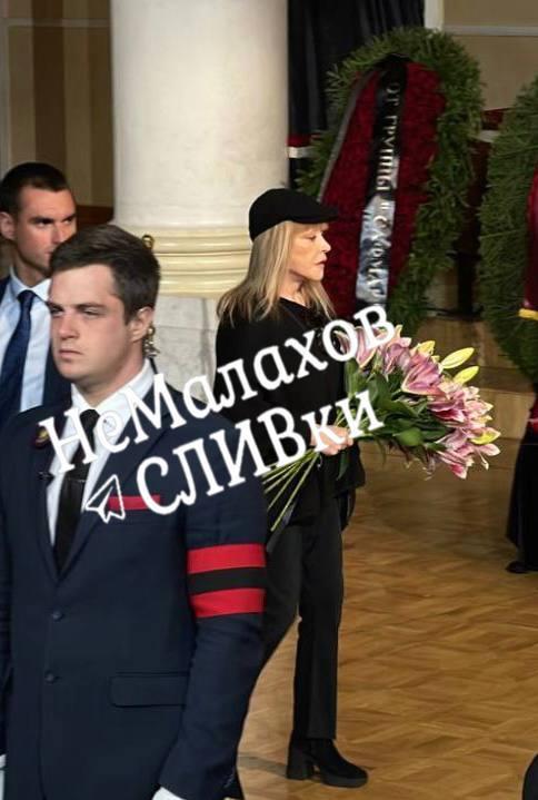 Пугачева на похоронах Горбачева / фото НеМалахов Пугачева на похоронах Горбачева / фото НеМалахов
