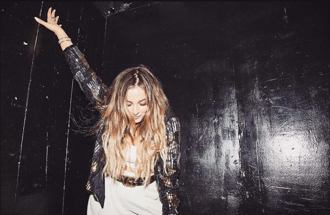 Кудряшка Сью изменилась до неузнаваемости / instagram.com/iam_alisanporter Кудряшка Сью изменилась до неузнаваемости / instagram.com/iam_alisanporter