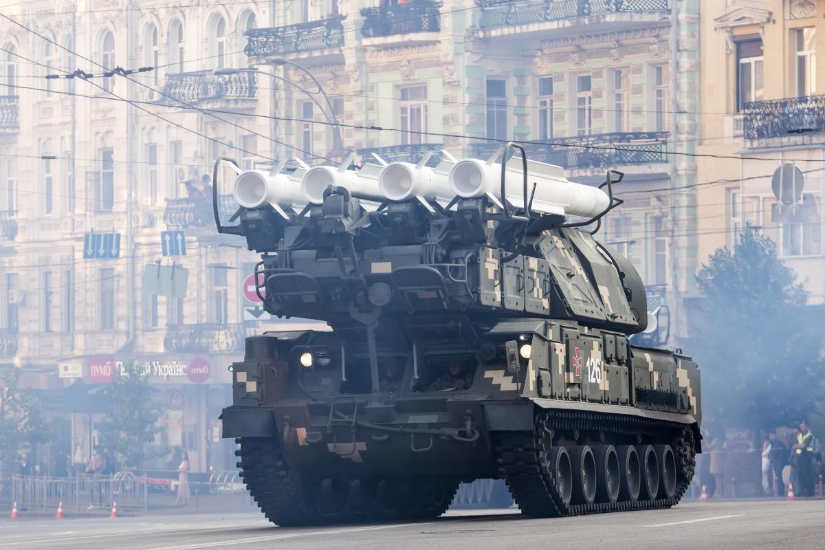 "Бук М1" може працювати одночасно лише по одній цілі / фото ua.depositphotos.com "Бук М1" може працювати одночасно лише по одній цілі / фото ua.depositphotos.com