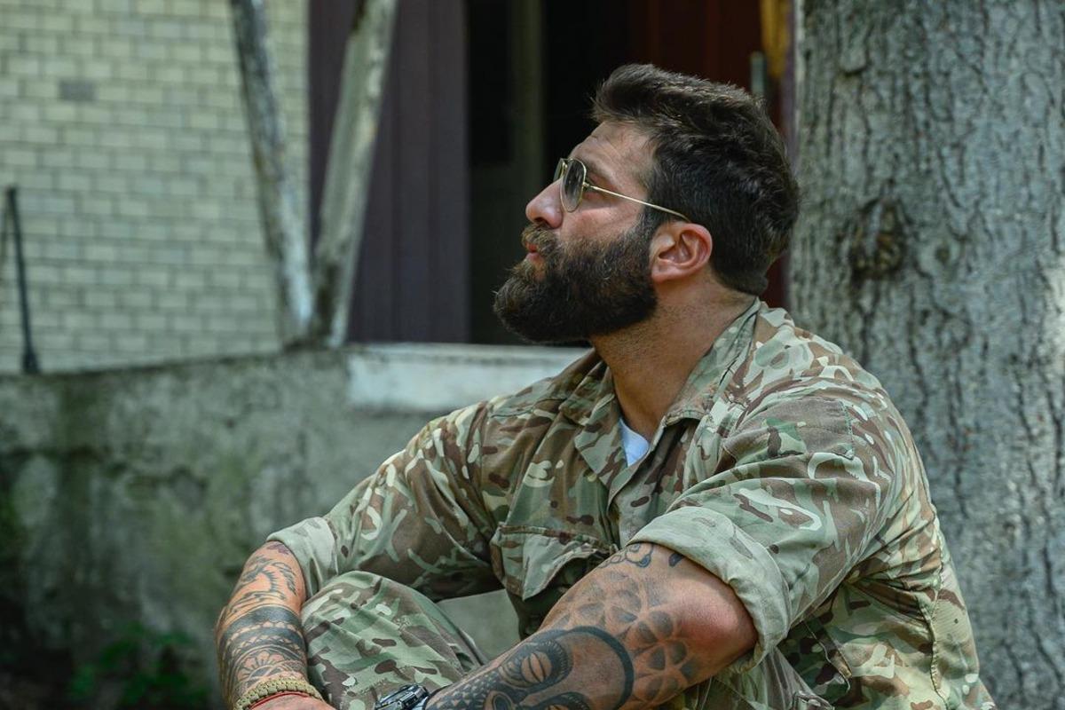 На відео Салем під час бою стрибає з кулеметом / фото instagram.com/daniel_jihad_salem На відео Салем під час бою стрибає з кулеметом / фото instagram.com/daniel_jihad_salem