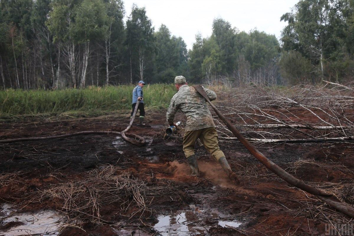 На Киевщине снова пожары на торфах: столица в дыму / фото Ковальчук Виктор УНИАН