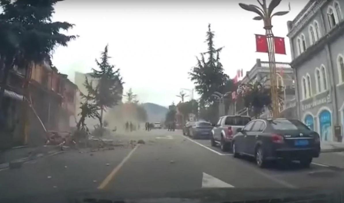 скріншот з відео скріншот з відео