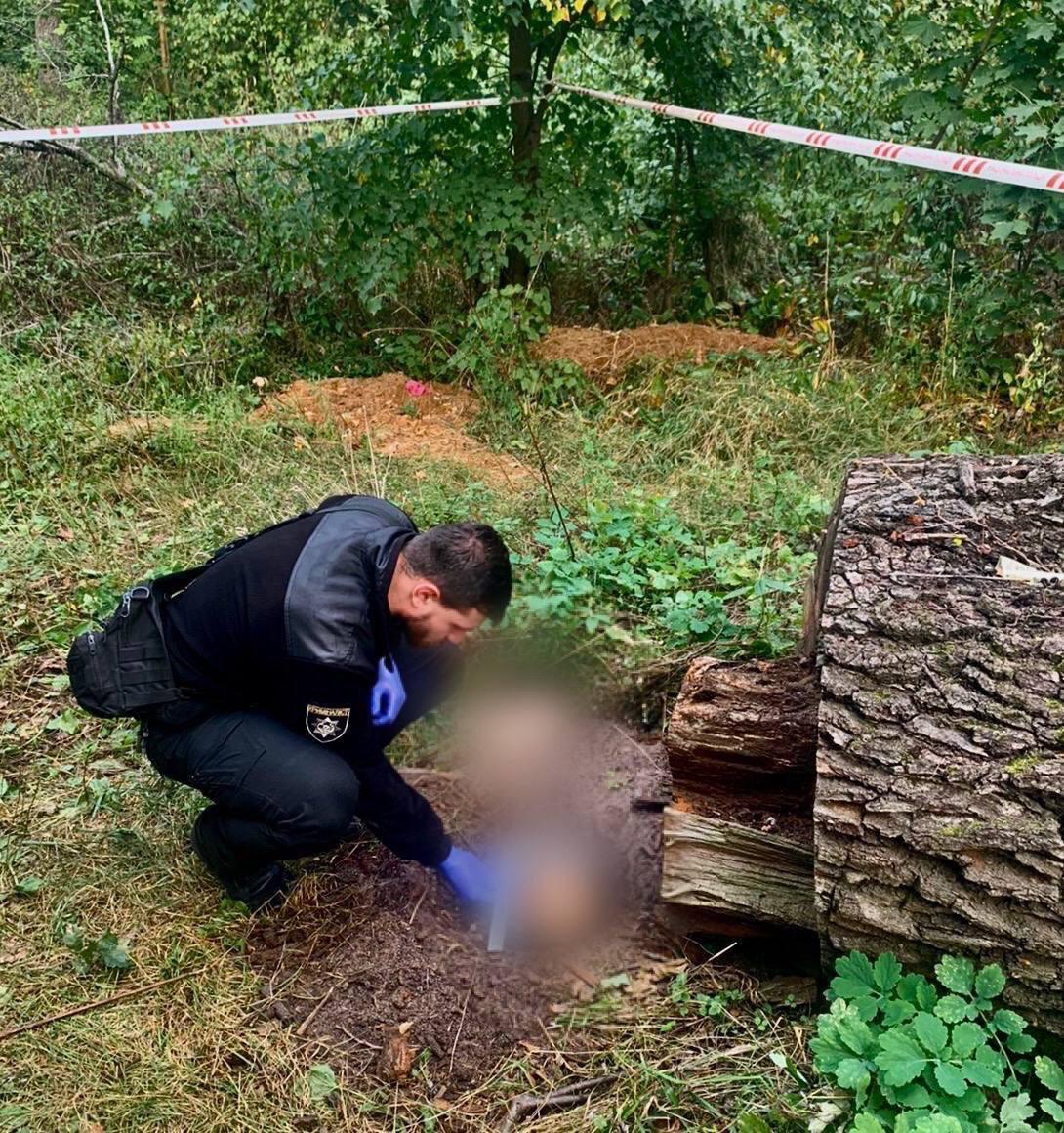 В Бучанском районе нашли останки человека со следами казни / фото t.me/andrii_nebytov/436