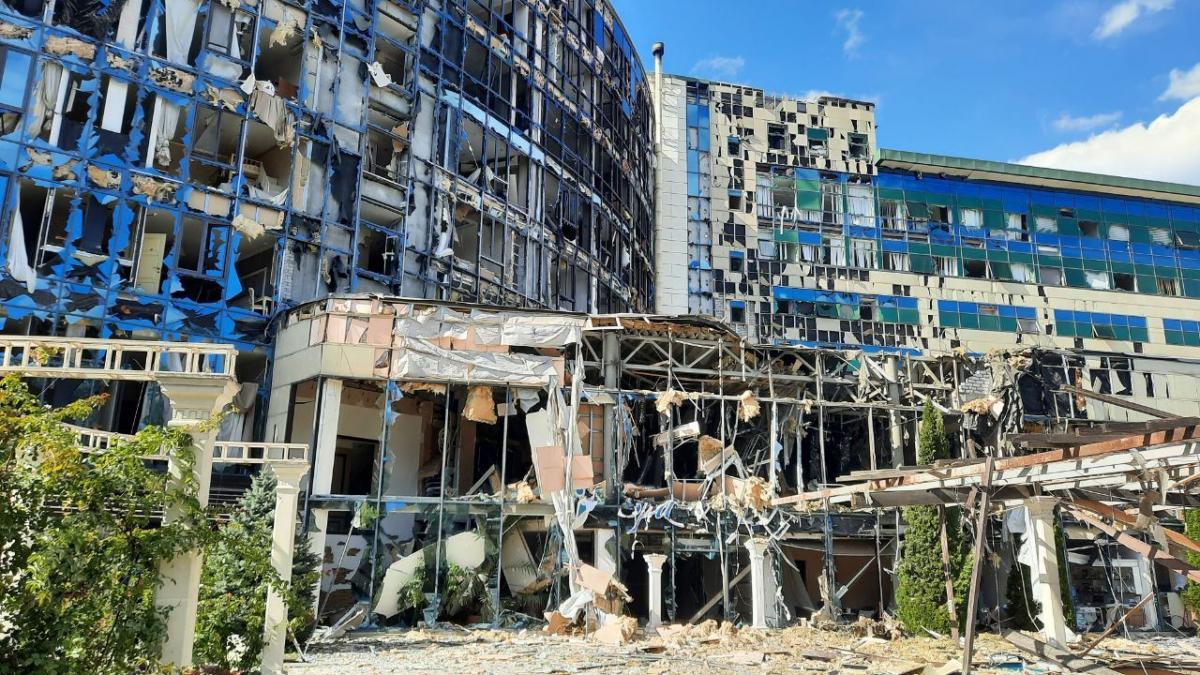 Харків потерпає від регулярних ракетних ударів окупантів / фото t.me/synegubov/4118