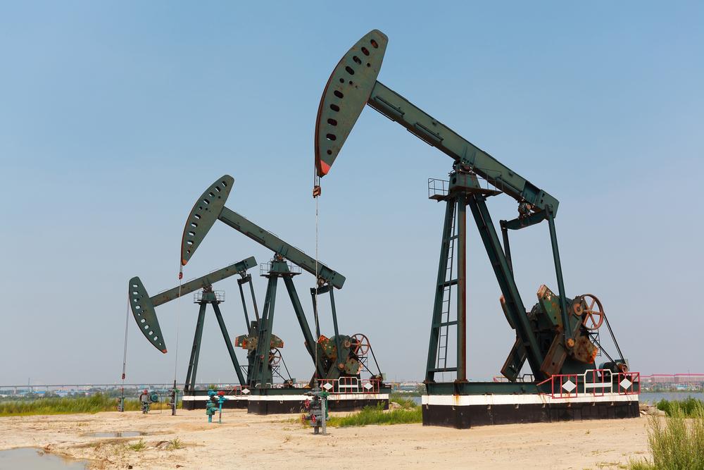 Объем добычи нефти в ОПЕК снизился на 100 тысяч баррелей в сутки в апреле / фото ua.depositphotos.com