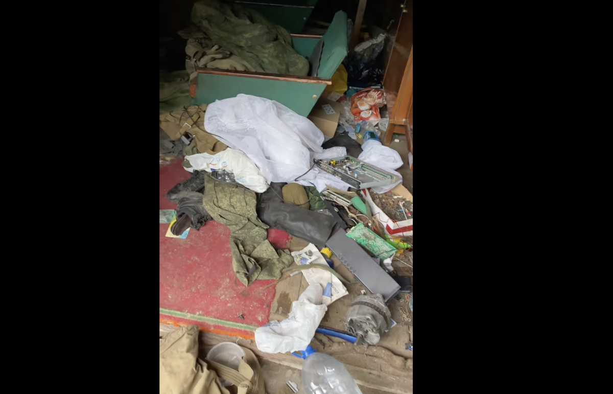 Залишений окупантами безлад в Ізюмі / Скріншот Залишений окупантами безлад в Ізюмі / Скріншот