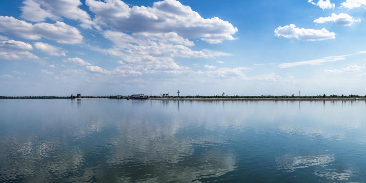 РФ взорвала Каховскую дамбу / фото ua.depositphotos.com РФ взорвала Каховскую дамбу / фото ua.depositphotos.com
