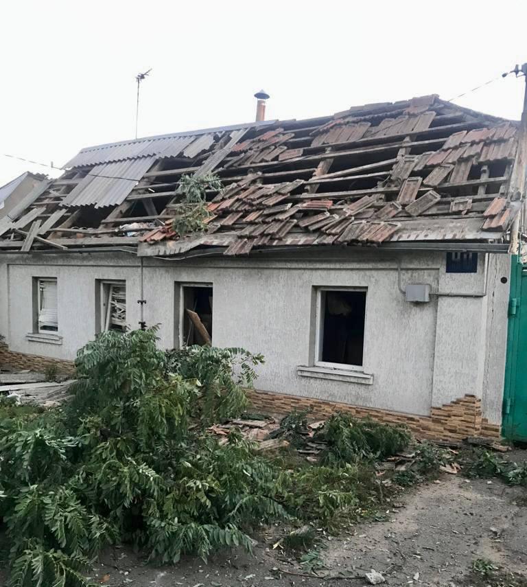 One of the rockets hit the courtyard of a private house / photo Telegram channel of Alexander Senkevich