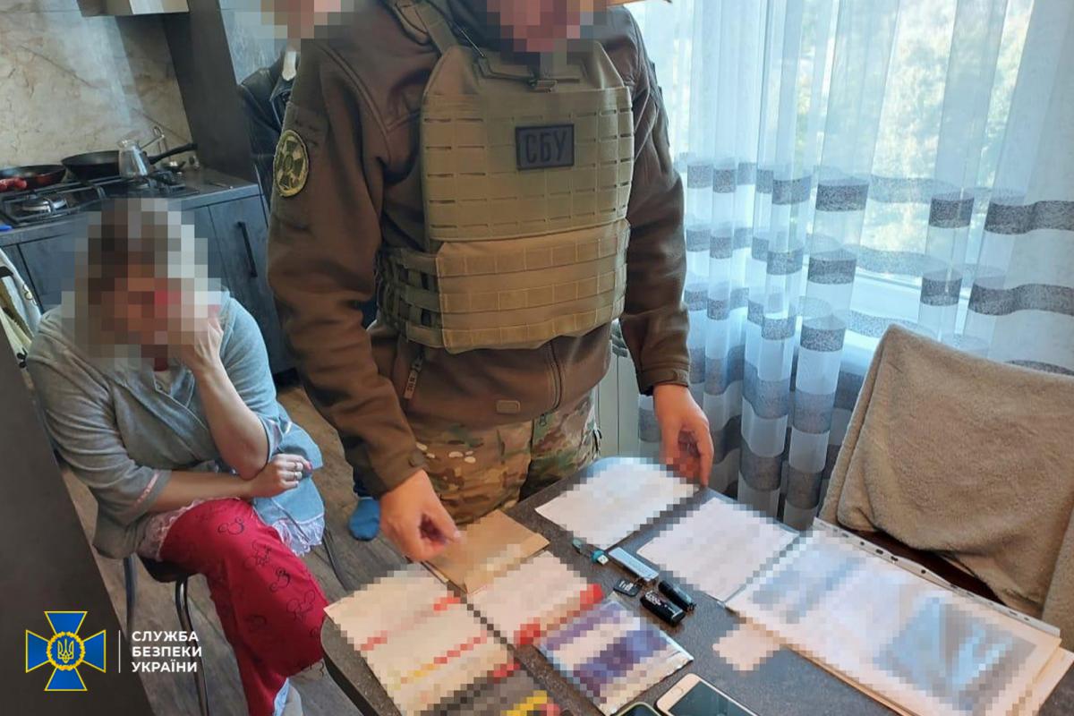Правоохоронці провели обшуки у місцях проживання зловмисників / фото СБУ Правоохоронці провели обшуки у місцях проживання зловмисників / фото СБУ