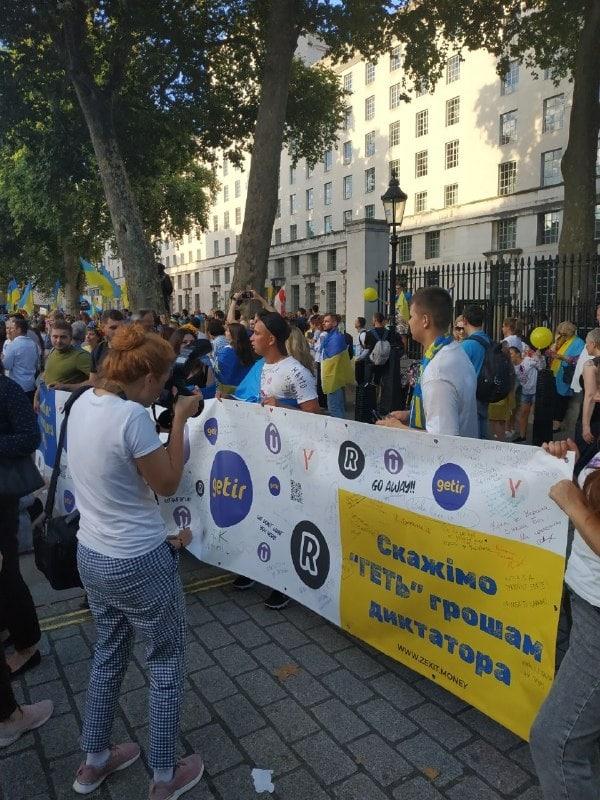 Єврокомісію та Великобританію закликали посилити вплив санкцій проти близького оточення Путіна Єврокомісію та Великобританію закликали посилити вплив санкцій проти близького оточення Путіна
