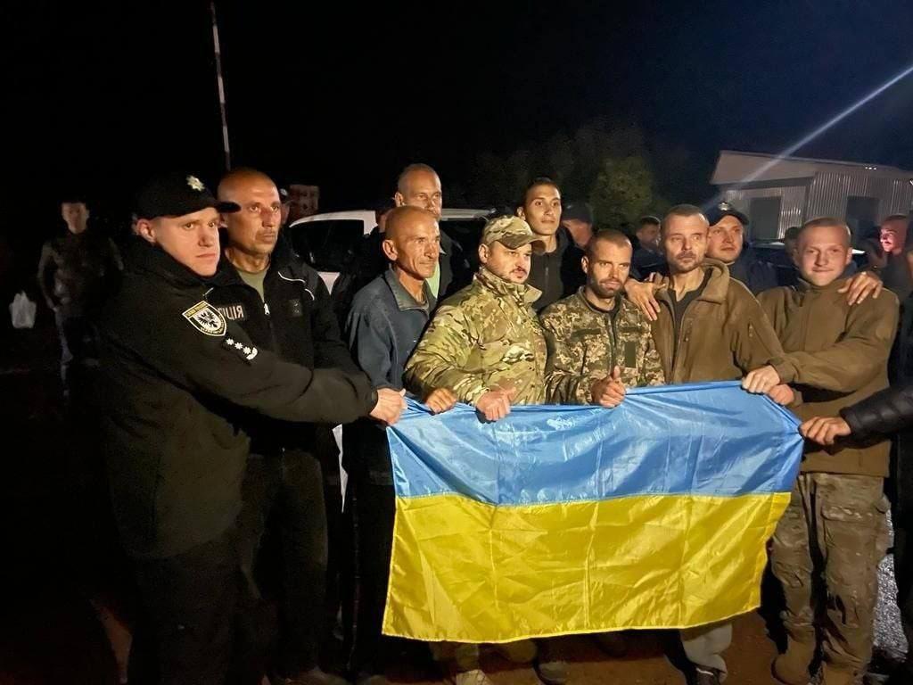 Из плена вернули главу патрульной полиции Мариуполя Михаила Вершинина / фото Петр Андрющенко