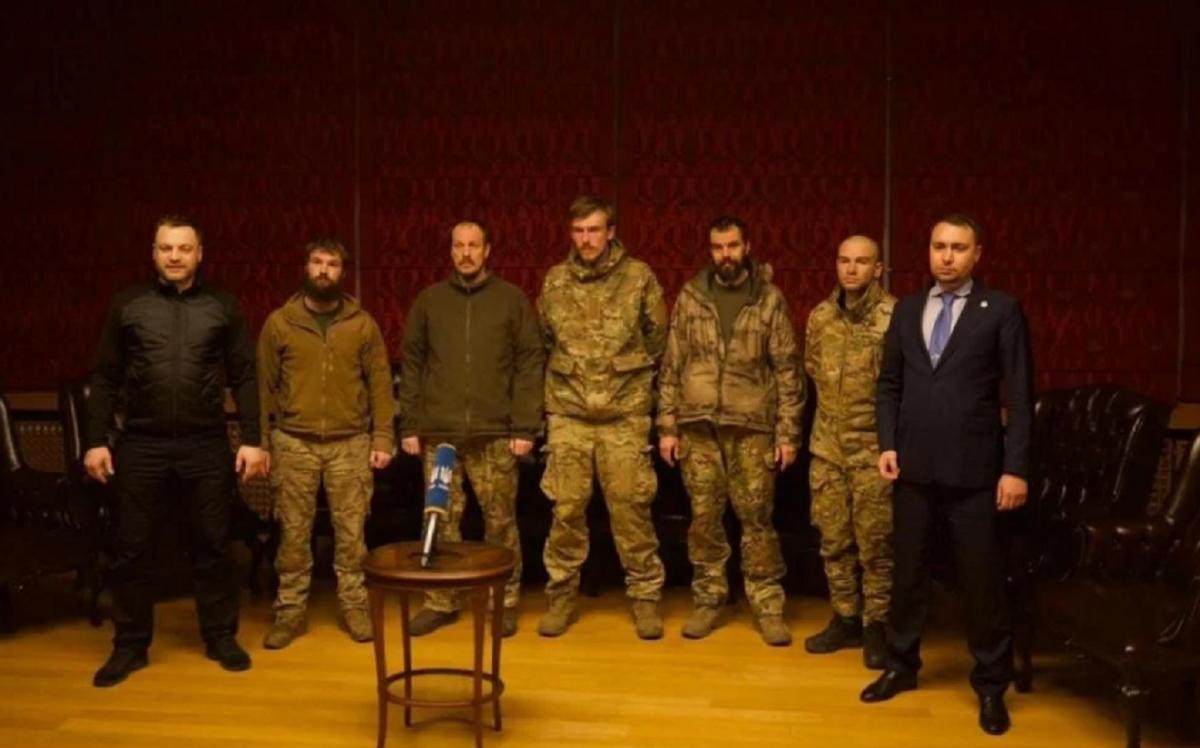У середу, 21 вересня, з російського полону повернули 215 осіб / фото прес-служба МВС У середу, 21 вересня, з російського полону повернули 215 осіб / фото прес-служба МВС