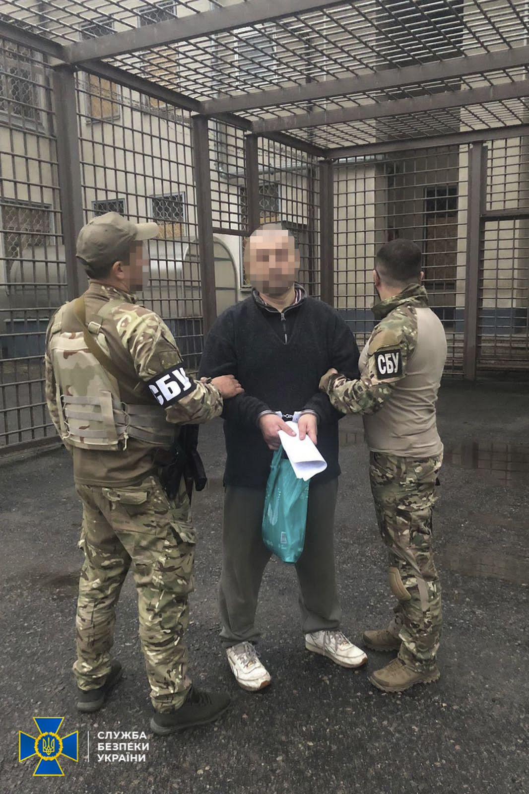 У Вовчанську затримали зрадника / фото СБУ У Вовчанську затримали зрадника / фото СБУ