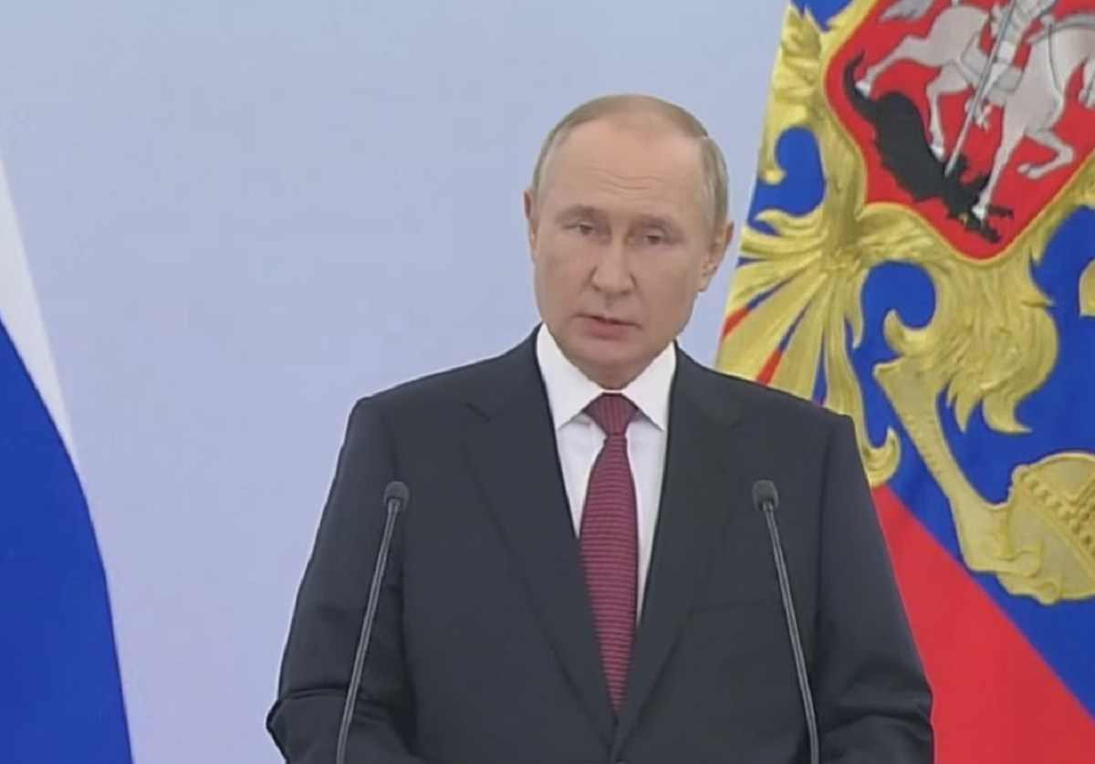 Путин атакует Украину иранскими дронами не через Крымский мост / скриншот Путин атакует Украину иранскими дронами не через Крымский мост / скриншот