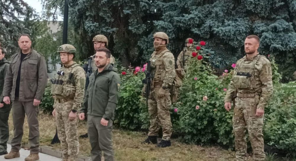 Зеленський приїхав в Ізюм - УНІАН Фоторепортаж