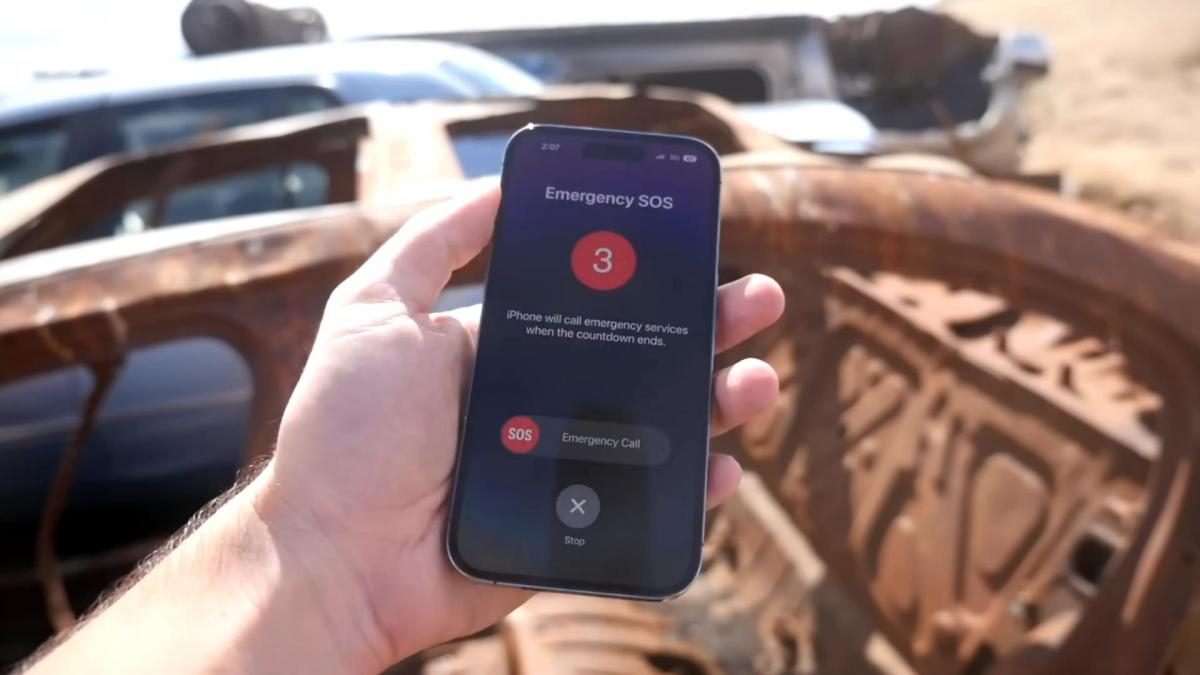 Блогер специально разбил свою машину, чтобы проверить детектор ДТП в iPhone  14 (видео) — УНИАН
