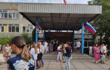 В Мариуполе первоклассникам рассказывают, что украинцы - "выдуманная нацистами нация"