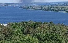 Вблизи Антоновского моста прогремели взрывы: повреждены катера и техника (фото, видео)