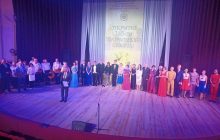 Свято на кістках: окупанти у знищеному Маріуполі влаштували концерт (відео)