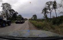 "Тракторные войска" затрофеили российский танк (видео)