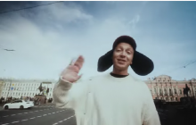 "Старий гном нас лякає": Оксімірон у новому кліпі послав Путіна на три літери (відео)