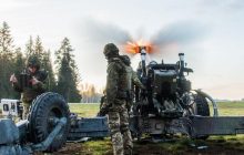 Генштаб показал, как бойцы ВСУ тренируются в Эстонии с гаубицами FH70 (фото)