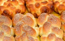 Воздушные сдобные косички с сахаром: рецепты с начинкой и без