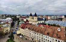 Сім міст України, які варто відвідати восени