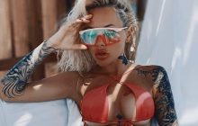 "Трішки тобі для настрою": дружина екс-капітана Динамо показала себе голою чоловіку (фото)