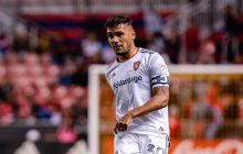 "Никогда не видел большей красоты": в США забили сумасшедший гол со своей половины поля (видео)