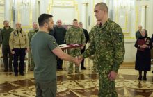 Зеленський вручив орден "Золота Зірка" нацгвардійцю, який збив 6 російських літаків (фото)