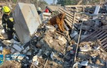 У Дніпрі пес Крим "оплакував" на руїнах господарів, які загинули від ракетного удару Росії (фото, відео)