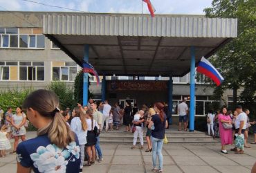 У Маріуполі першокласникам розповідають, що українці - вигадана нацистами нація