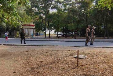 У селі під Маріуполем окупанти мобілізували всіх чоловіків до 40 років і вивезли в Донецьк