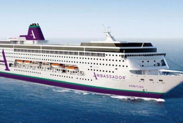 В Шотландию прибыл уже второй круизный лайнер для размещения украинских беженцев