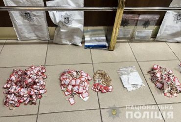 Украли 10 килограмм украшений и миллионы гривень: на Черниговщине задержали банду (фото)
