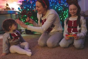 Звезда Великолепного века Мерьем Узерли показала взрослых дочерей