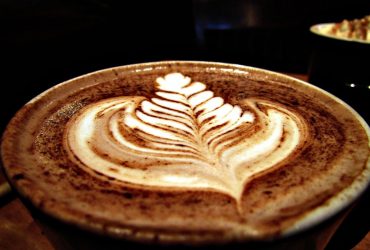 Хвалився роботою в КМДА: у Києві хлопець дав ляпаса дівчині-баристі через лате й поплатився (фото)