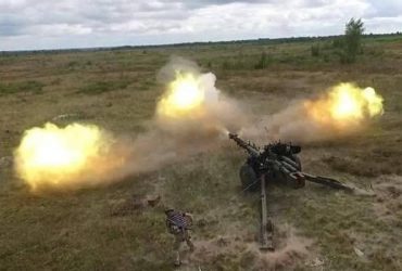 Експерт пояснив важливість завдавання ударів по військових об'єктах в Росії (відео)