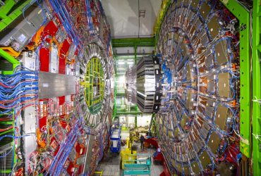 Великий адронний колайдер може зупинитися: названо причину